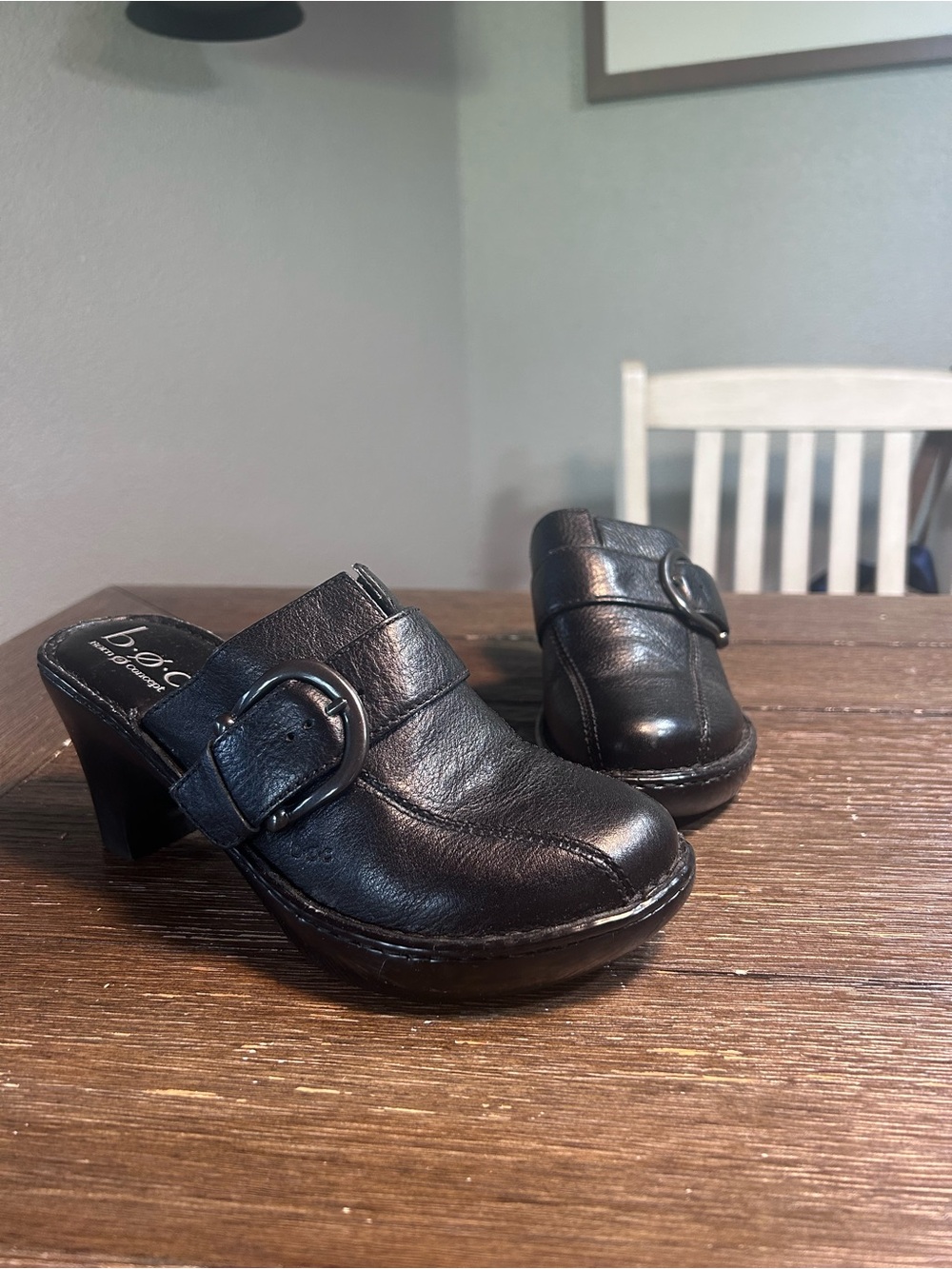BOC born concept size 6 leather clogs